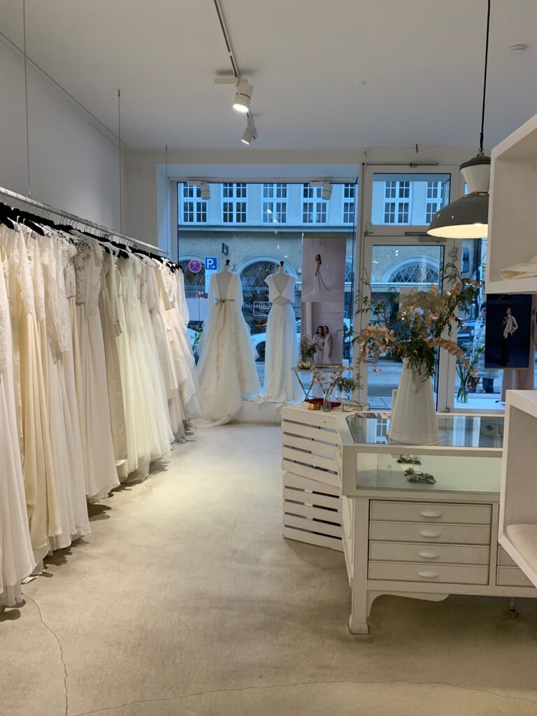 Münchens schönste Boutiquen für Hochzeitsmode: Elfenkleid Münchens schönste Boutiquen für Hochzeitsmode: Elfenkleid